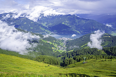 View of Zell am See and cloud from Schmittenhöhebahn top station 2000m on a sunny day, Zell am See, Salzburg, Austria, Europe