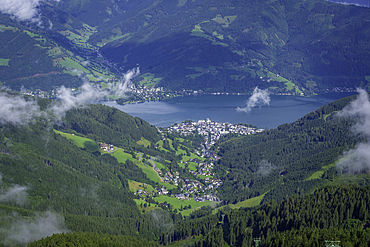 View of Zell am See and cloud from Schmittenhöhebahn top station 2000m on a sunny day, Zell am See, Salzburg, Austria, Europe