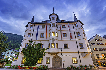 View of Town Hall (Rathaus) in Zell am See at dusk, Zell am See, Salzburg, Austria, Europe