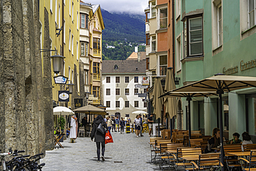 View of cafes in the old town of Innsbruck on a sunny day in summer, Innsbruck, Tyrol Region, Austria, Europe