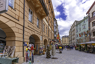 View of cafes in the old town of Innsbruck on a sunny day in summer, Innsbruck, Tyrol Region, Austria, Europe