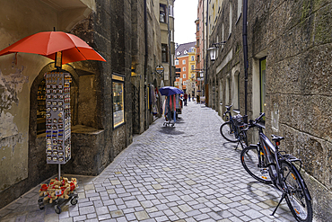 View of narrow street in the old town of Innsbruck on a sunny day in summer, Innsbruck, Tyrol Region, Austria, Europe