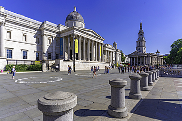 View of the National Galery in Trafalgar Square during summer, Westminster, London, England, United Kingdom, Europe