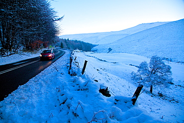 Snow scene on Snake Pass, Peak District National Park, Derbyshire, England, United Kingdom, Europe