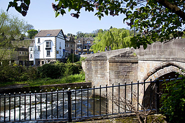Bridge and Derwent River, Matlock, Derbyshire, England, United Kingdom, Europe