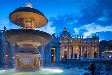 St. Peters and Piazza San Pietro at dusk, Vatican City, UNESCO World Heritage Site, Rome, Lazio, Italy, Europe