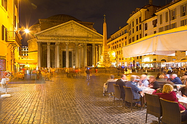 Piazza Della Rotonda and The Pantheon, UNESCO World Heritage Site, Rome, Lazio, Italy, Europe