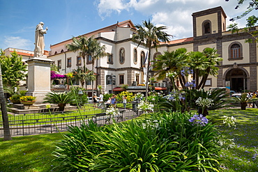 Piazza Sant Antonino, Sorrento, Costiera Amalfitana (Amalfi Coast), UNESCO World Heritage Site, Campania, Italy, Europe