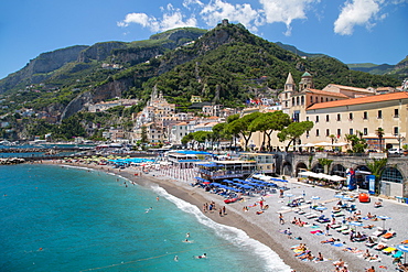 Promenade, Amalfi, Costiera Amalfitana (Amalfi Coast), UNESCO World Heritage Site, Campania, Italy, Europe