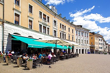 Restaurant, Piazza dei Marttiri, Belluno, Province of Belluno, Veneto, Italy, Europe