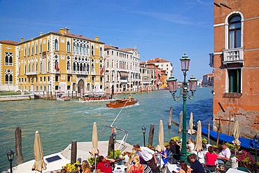 Canalside cafe and Grand Canal, Dorsoduro, Venice, UNESCO World Heritage Site, Veneto, Italy, Europe