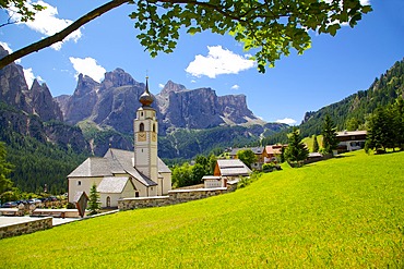 Church, Colfosco, Badia Valley, Bolzano Province, Trentino-Alto Adige, Italy, Europe