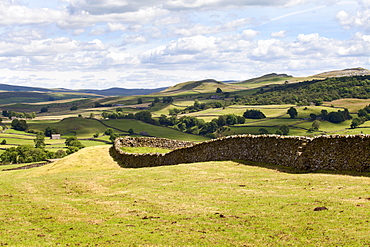 Crummack Dale from Crummack Lane near Austwick, Yorkshire Dales, Yorkshire, England, United Kingdom, Europe