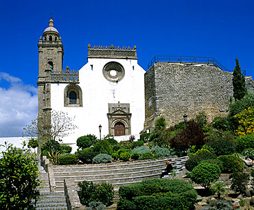 Plaza Iglesia Mayor and the church of Santa Maria la Coronada, Medina Sidonia, Andalucia, Spain, Europe