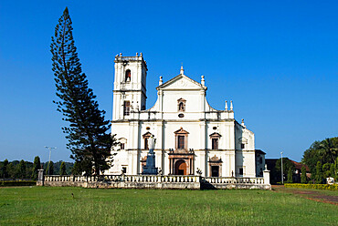 The Se (St. Catherine`s Cathedral), Old Goa, UNESCO World Heritage Site, Goa, India, Asia