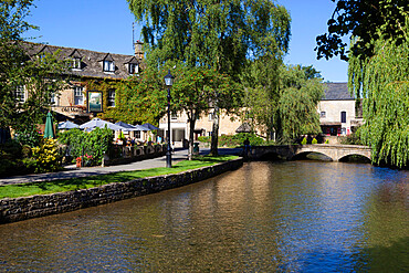 View along the River Windrush, Bourton-on-the-Water, Gloucestershire, Cotswolds, England, United Kingdom, Europe