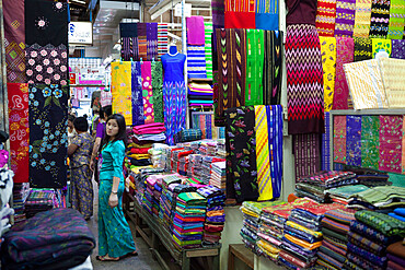 Burmese longyi stalls, Bogyoke Aung San Market, Yangon (Rangoon), Yangon Region, Myanmar (Burma), Asia