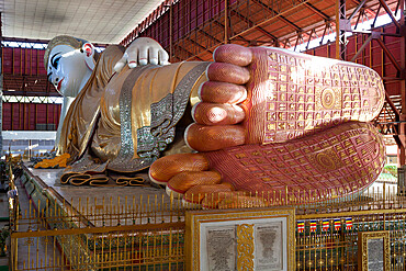 Reclining Chaukhtatgyi Buddha, Chaukhtatgyi Paya, Yangon (Rangoon), Yangon Region, Myanmar (Burma), Asia