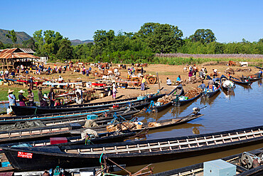 Thaung Tho tribal market at southern end of lake, Inle Lake, Shan State, Myanmar (Burma), Asia