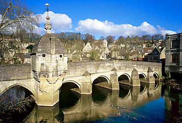 The Town Bridge over the River Avon, Bradford on Avon, Wiltshire, England, United Kingdom, Europe