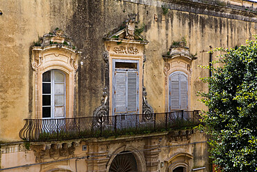 Baroque balcony, Noto, Sicily, Italy, Europe