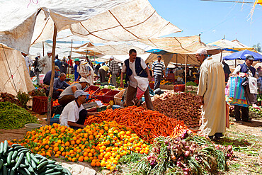 Monday Berber market, Tnine Ourika, Ourika Valley, Atlas Mountains, Morocco, North Africa, Africa