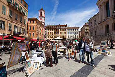 Art market, Place du Palais de Justice, Nice, Provence-Alpes-Cote d'Azur, French Riviera, Provence, France, Europe