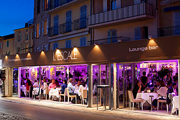 L'Escale restaurant in the evening, Saint-Tropez, Var, Provence-Alpes-Cote d'Azur, Provence, France, Europe