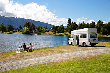 Campervan beside Lake Te Anau, Te Anau, Southland, South Island, New Zealand, Pacific