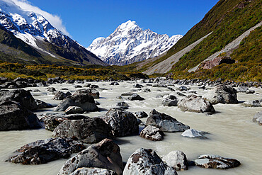 Hooker Valley and river with Mount Cook, Mount Cook National Park, UNESCO World Heritage Site, Canterbury region, South Island, New Zealand, Pacific