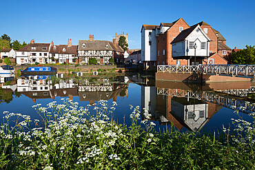 Abbey Mill and Tewkesbury Abbey on the River Avon, Tewkesbury, Gloucestershire, England, United Kingdom, Europe