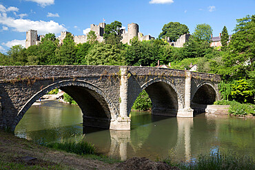 Ludlow Castle above River Teme and Dinham Bridge, Ludlow, Shropshire, England, United Kingdom, Europe