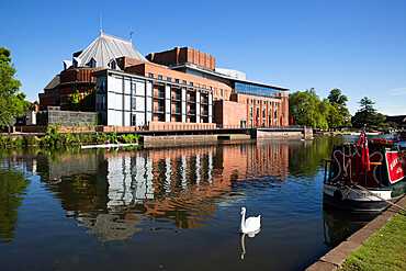 The Swan Theatre and Royal Shakespeare Theatre on River Avon, Stratford-upon-Avon, Warwickshire, England, United Kingdom, Europe