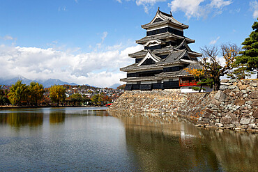 Matsumoto-jo (Wooden Castle), Matsumoto, Central Honshu, Japan, Asia