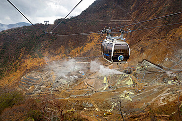 Hakone Ropeway over the volcanic cauldron, Owakudani, Hakone, Tokyo, Japan, Asia