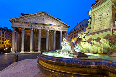 The Pantheon and fountain at night, UNESCO World Heritage Site, Piazza della Rotonda, Rome, Lazio, Italy, Europe