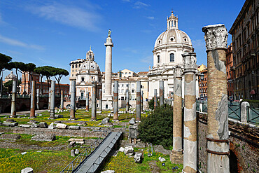 Ruins of Trajan Forum (Foro Traiano) with Trajan's Column and Santa Maria di Loreto, UNESCO World Heritage Site, Rome, Lazio, Italy, Europe