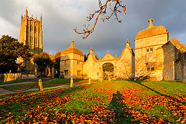 Campden House gatehouse and St. James Church, Chipping Campden, Cotswolds, Gloucestershire, England, United Kingdom, Europe