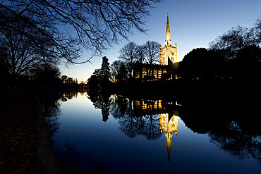 Holy Trinity Church on the River Avon at dusk, Stratford-upon-Avon, Warwickshire, England, United Kingdom, Europe