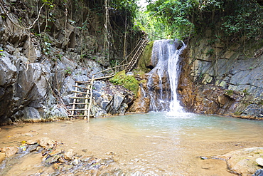 Waterfall on the 100 waterfalls walk at Done Khoun, Nong Khiaw, Luang Prabang Province, Northern Laos, Laos, Indochina, Southeast Asia, Asia