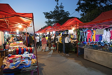 Night market at the Chao Anouvong Park on Th Fa Ngoum next to the Mekong river, Vientiane, Laos, Indochina, Southeast Asia, Asia