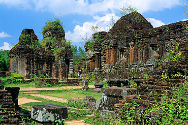 Cham ruins, My Son, UNESCO World Heritage Site, near Hoi An, South Central Coast, Vietnam, Indochina, Southeast Asia, Asia