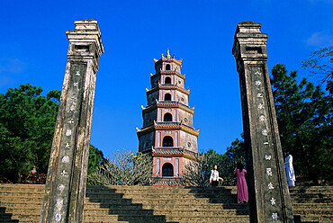 Thien Mu Pagoda (Buddhist Pagoda of the Heavenly Lady) (Celestial Lady Pagoda), Hue, UNESCO World Heritage Site, North Central Coast, Vietnam, Indochina, Southeast Asia, Asia