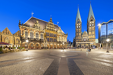 The market square with the town hall and St Peters cathedral, Bremen, Germany, Europe