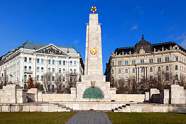 Soviet obelisk commemorating liberation of city by Red Army in 1945, Liberty Square, Budapest, Hungary, Europe