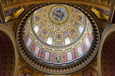 Dome, St. Stephen's Basilica (Szent Istvan Bazilika), UNESCO World Heritage Site, Budapest, Hungary, Europe