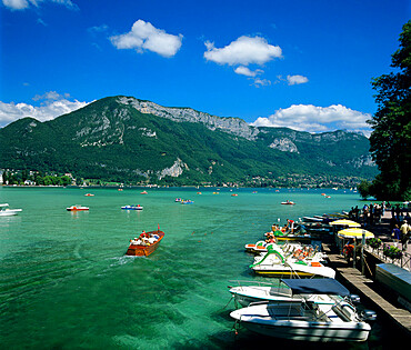 Annecy, Lake Annecy, Rhone Alpes, France, Europe