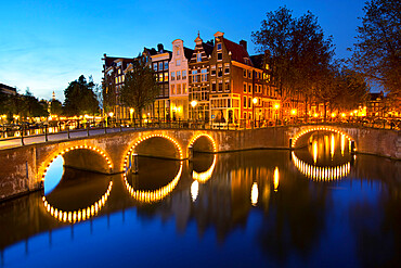 Keizersgracht at night, Amsterdam, North Holland, Netherlands, Europe