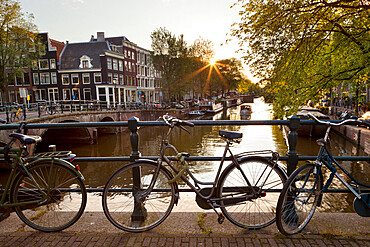 Brouwersgracht and bicycles, Amsterdam, North Holland, Netherlands, Europe