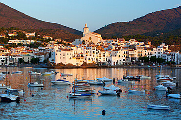 Harbour and town, Cadaques, Costa Brava, Catalonia, Spain, Mediterranean, Europe